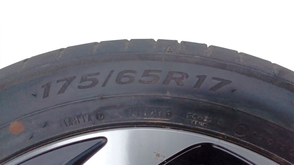 CERCHIO IN LEGA TOYOTA AYGO' X 2023 CON PNEUMATICO 175/65/17 — foto 3