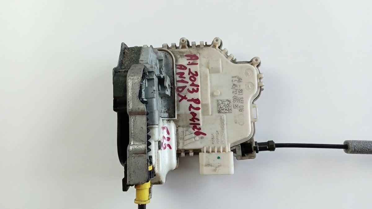 SERRATURA ANTERIORE DESTRA AUDI A1 2013 6 PIN 8X1837016