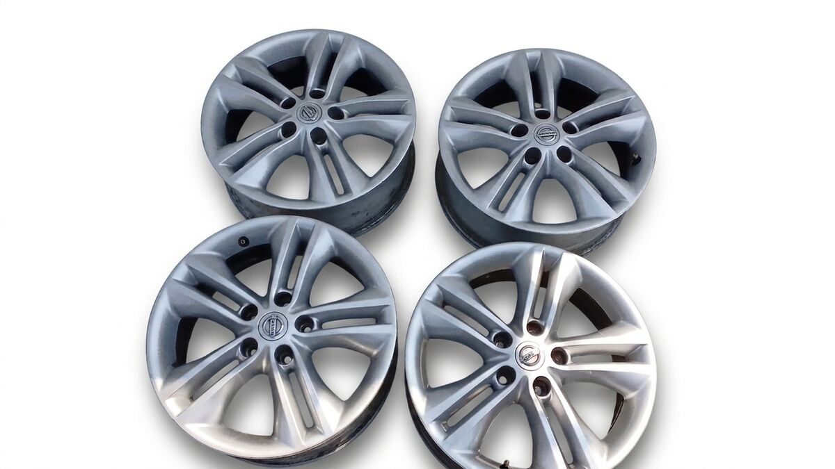 4 CERCHI 17 NISSAN QASHQAI 2010 IN LEGA 5 BUCHI