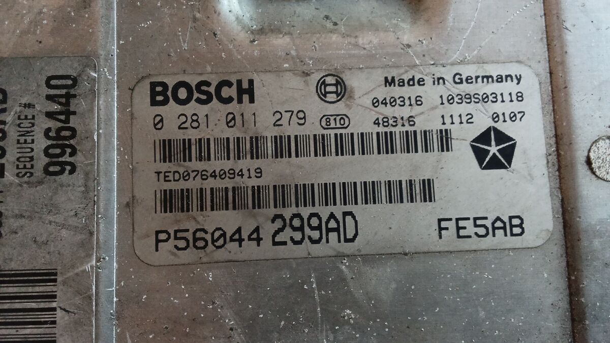 CENTRALINA MOTORE JEEP CHEROKEE 2004 2.5 T.D. 150CV BOSCH 0281011279 — foto 3