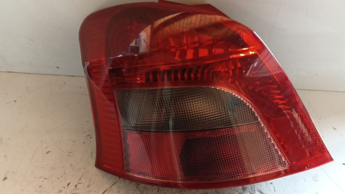 STOP SINISTRO TOYOTA YARIS 2007 — foto 4