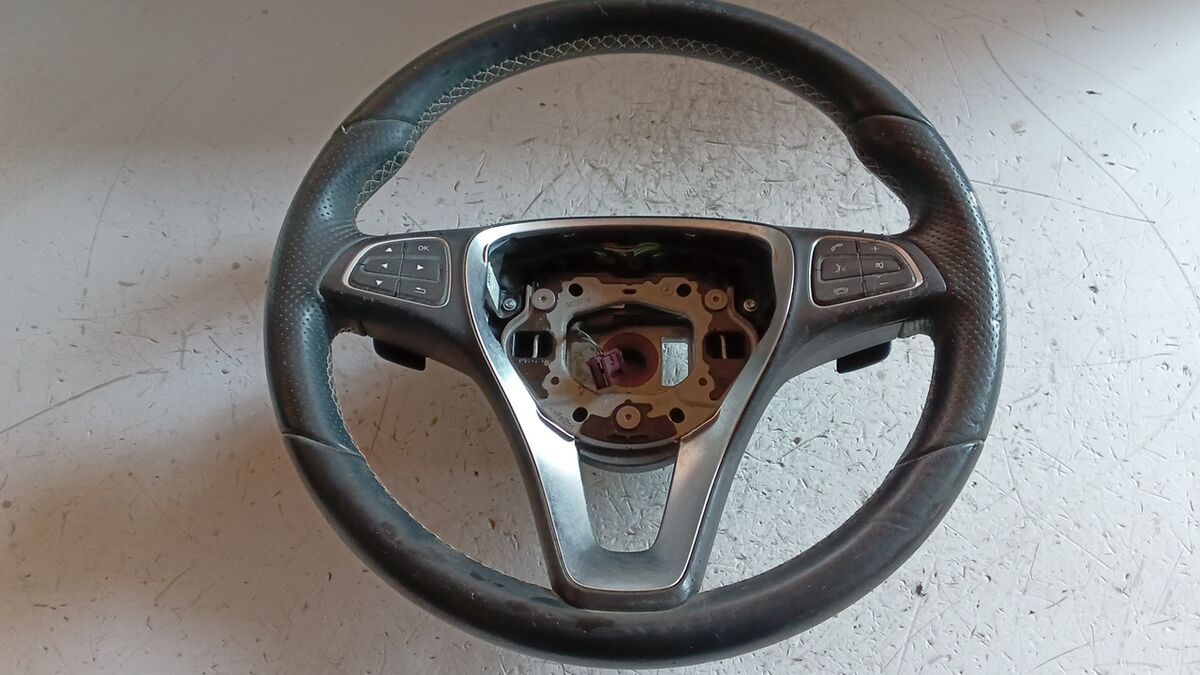 VOLANTE F1 MERCEDES CLA 2015 SW CON COMANDI A0004604603 — foto 3