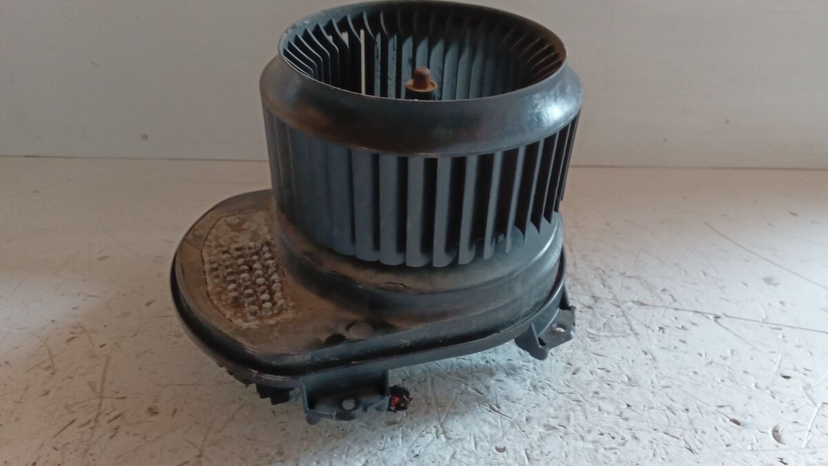 MOTORINO VENTILAZIONE ABITACOLO MERCEDES CLA 2015 1.5 D A2469061601 — foto 4