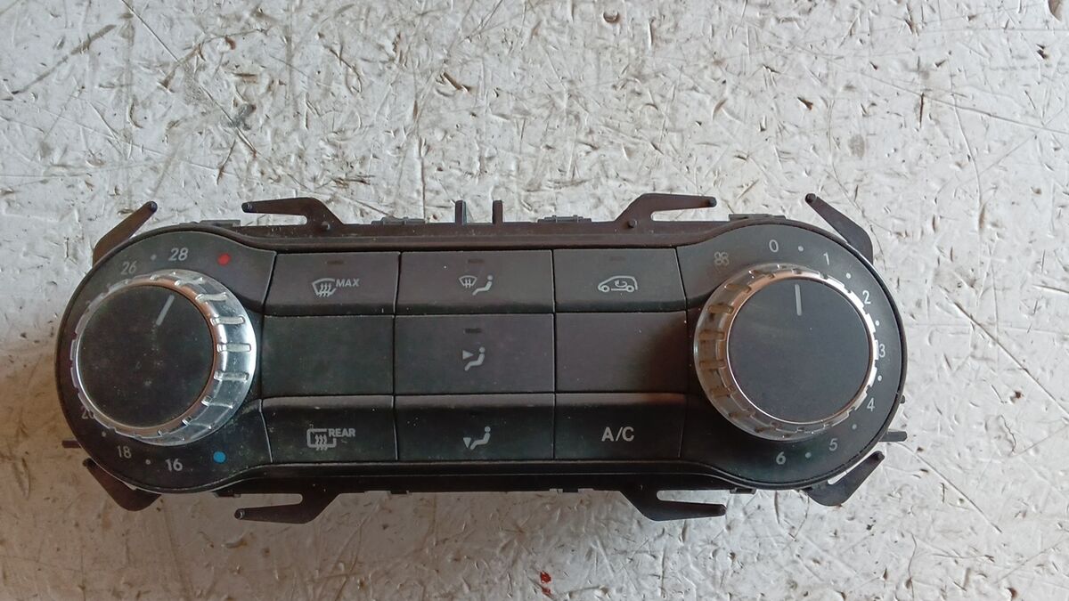 BLOCCO COMANDO CLIMATIZZAZIONE MERCEDES CLA 2015 1.5 D A2469010705 — foto 4