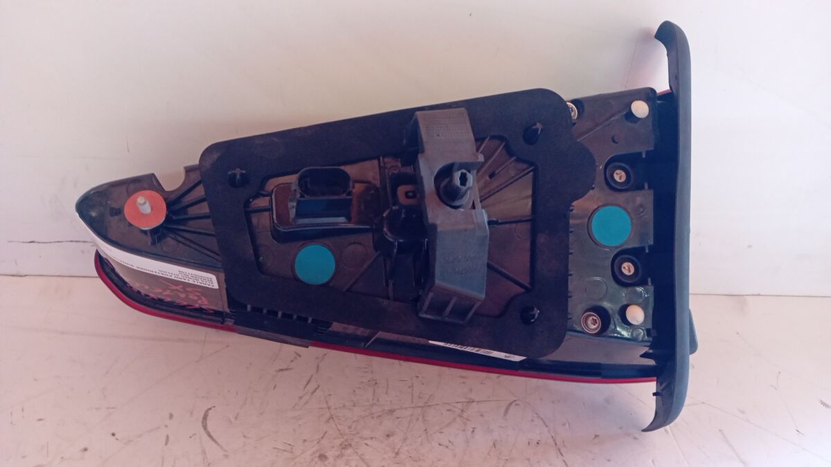 FANALE POSTERIORE PARTE INTERNA ALFA ROMEO STELVIO 00505531790 — foto 2