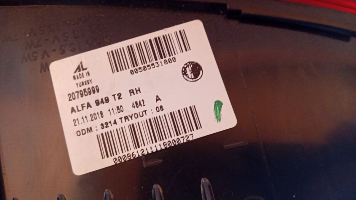 STOP DESTRO PORTELLONE ALFA ROMEO STELVIO 00505531800 — foto 3