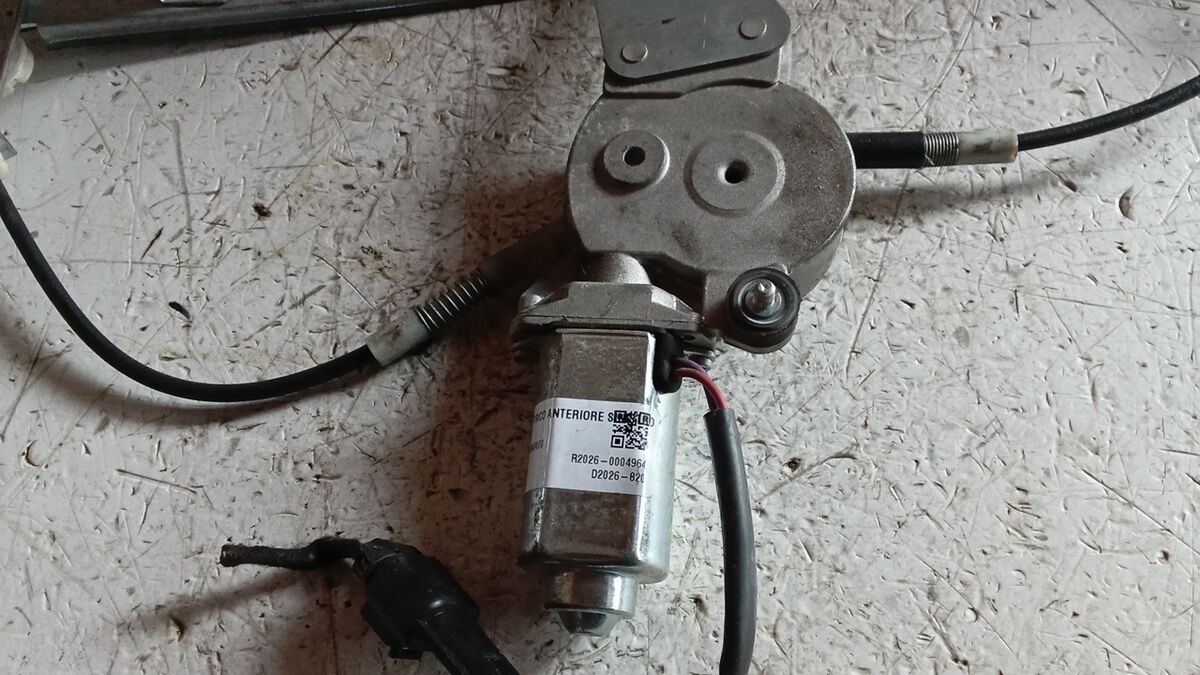 ALZACRISTALLO ANTERIORE SINISTRO FIAT DOBLO' 2005 2 PIN — foto 2