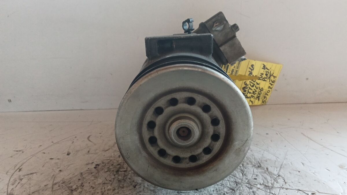 COMPRESSORE A/C FIAT GRANDE PUNTO 2006 1.3 MULTIJET PULEGGIA IN PLASTICA 55702161 — foto 2