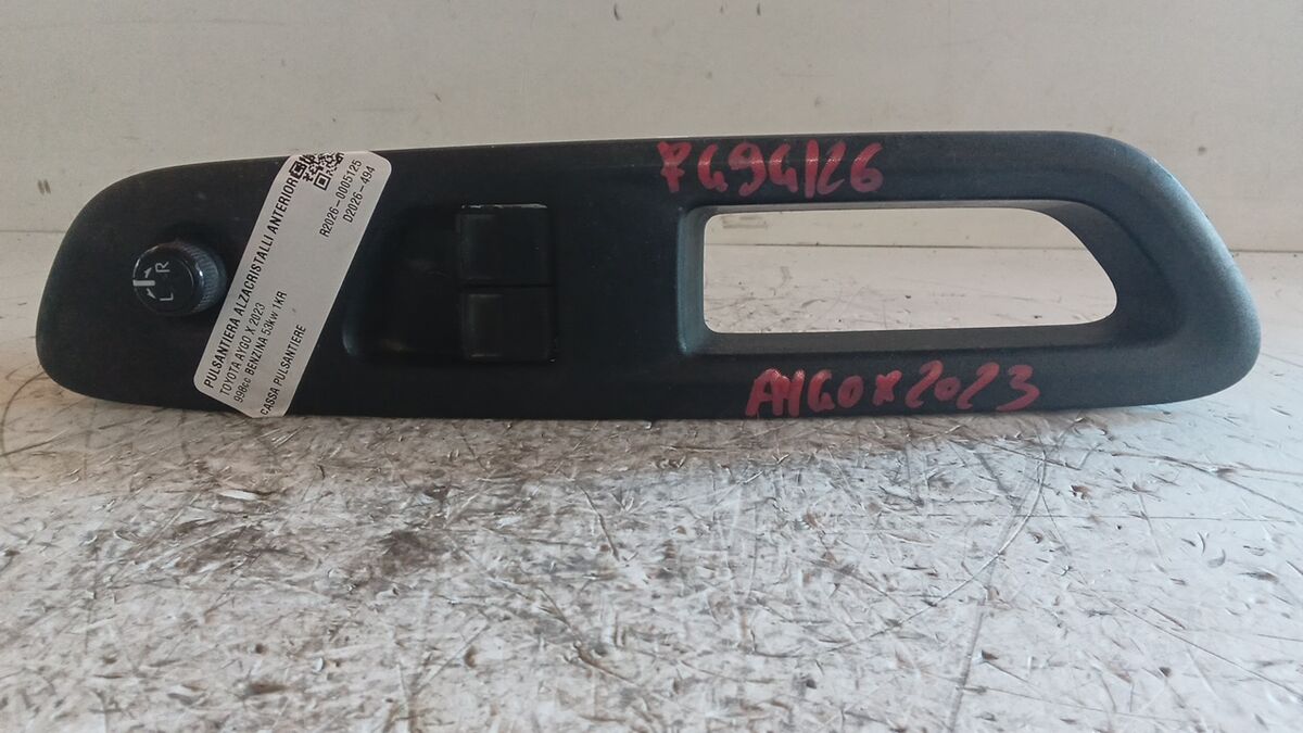 PULSANTIERA SINISTRA TOYOTA AYGO' X 2023 6 PIN
