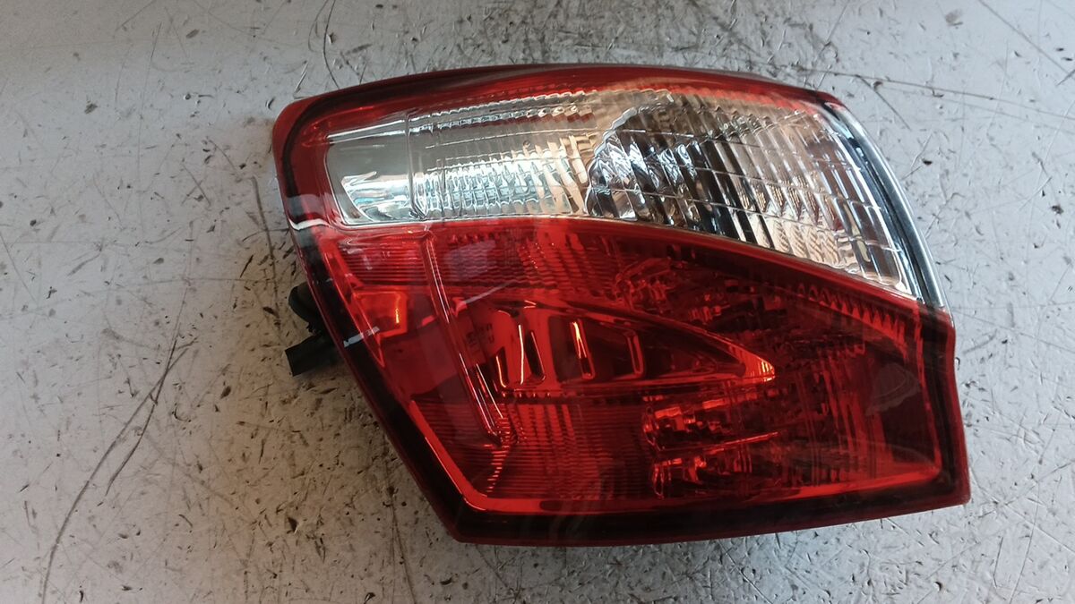 STOP SINISTRO NISSAN QASHQAI 2010 RESTAYLING