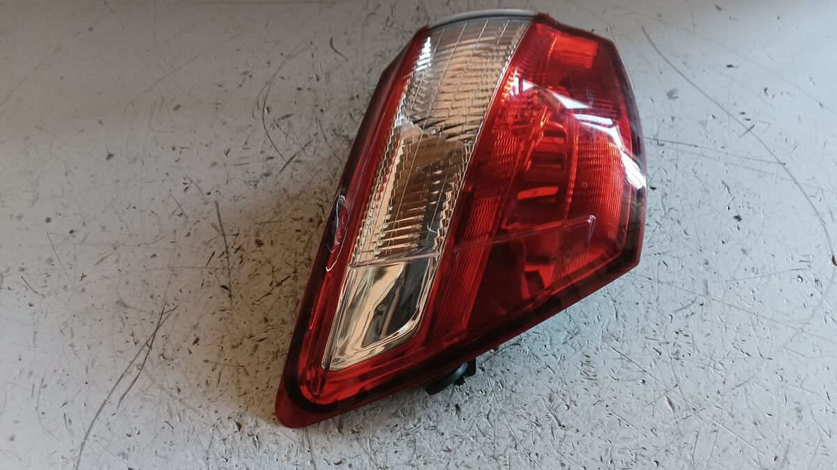 STOP SINISTRO NISSAN QASHQAI 2010 RESTAYLING — foto 4