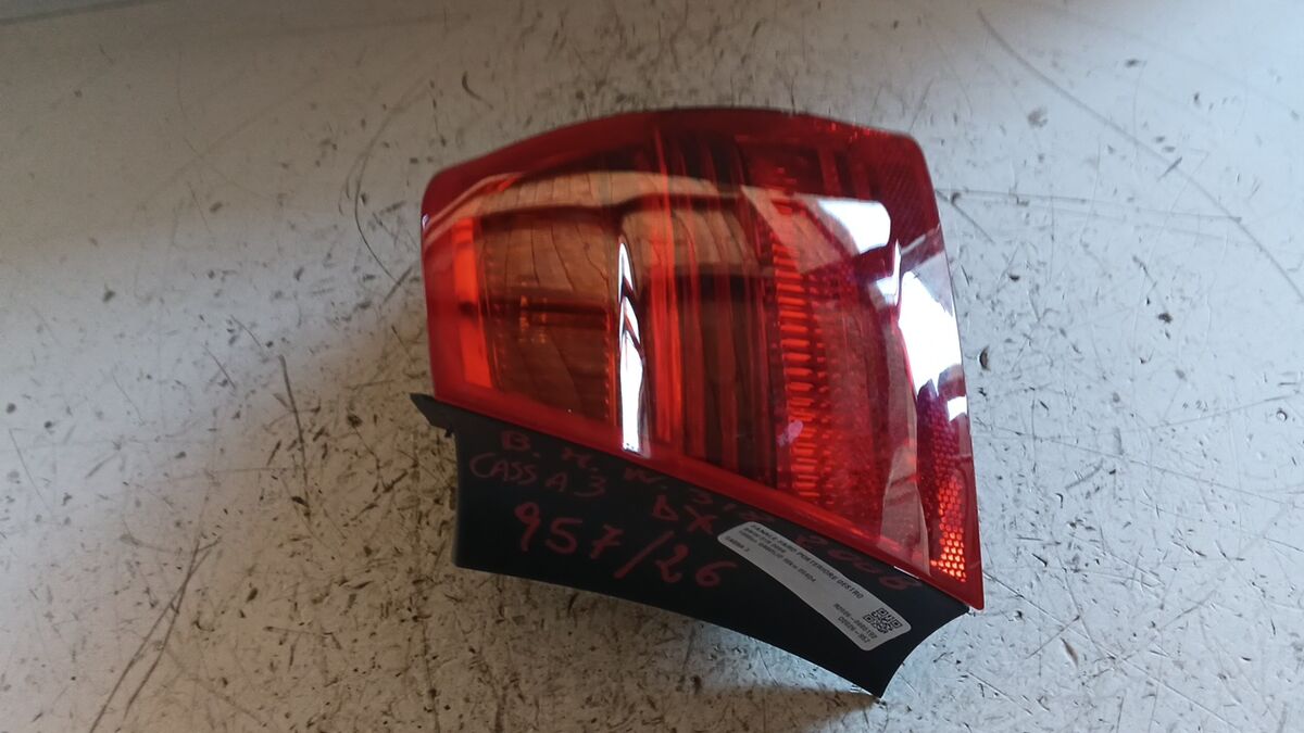 STOP DESTRO BMW 318 2008 — foto 4