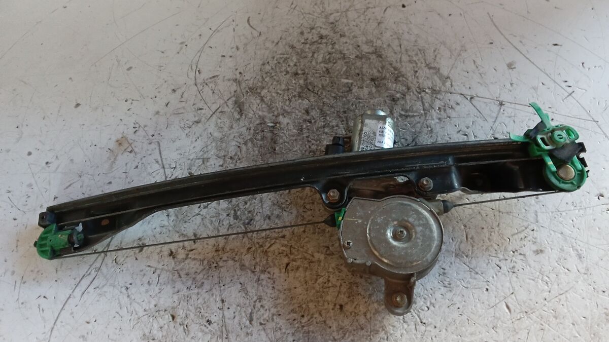 ALZACRISTALLO ANTERIORE DESTRO FIAT PUNTO 2000 2 PIN — foto 3