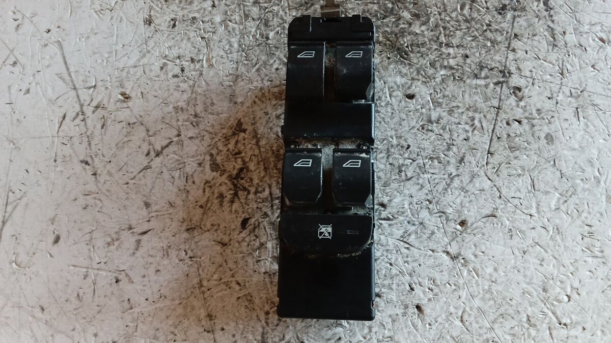 PULSANTIERA SINISTRA FORD FIESTA 2009 4 PULSANTI 8+7 PIN 8A6T14A132CC