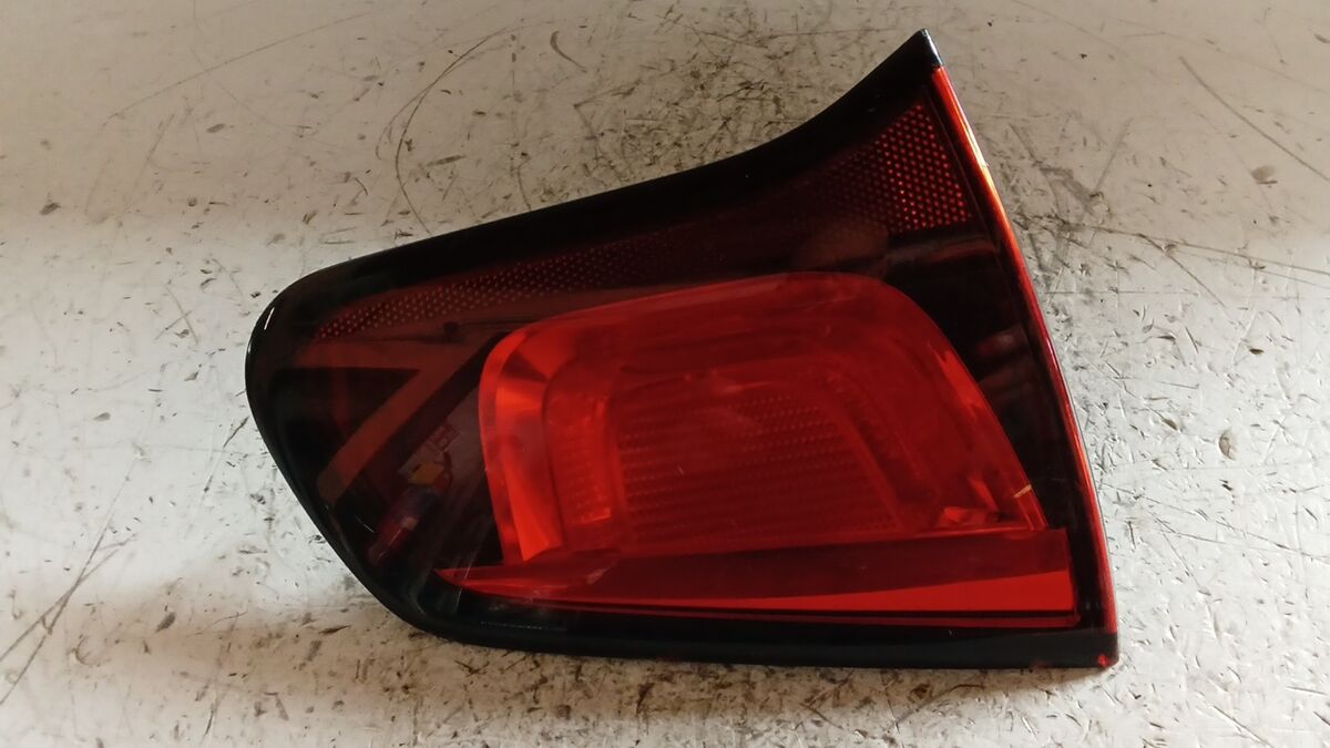 STOP SINISTRO INTERGRATO NEL PORTELLONE CITROEN C3 2013 9685225580