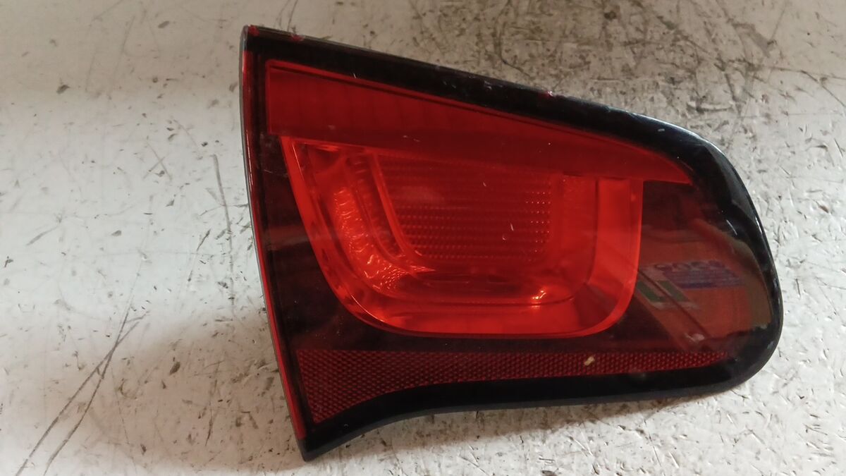 STOP SINISTRO INTERGRATO NEL PORTELLONE CITROEN C3 2013 9685225580 — foto 4